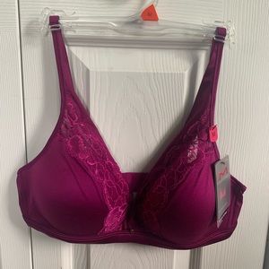 Maidenform plunge bra Size M Style no. DM7962